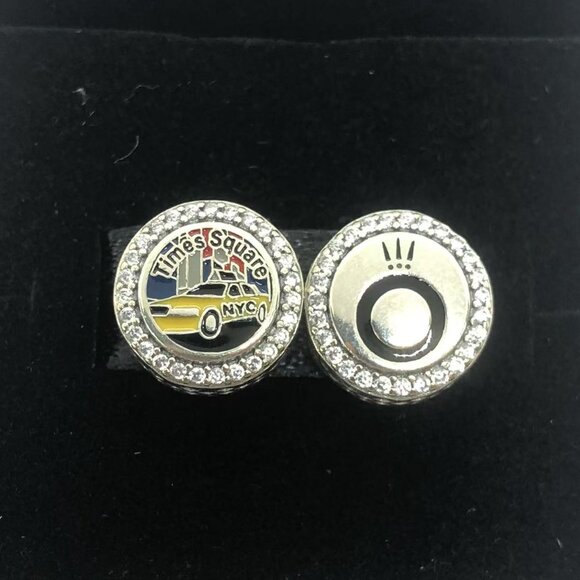 ✨🔥PANDORA TIMES SQUARE New York City Exclusive Round Moments CHARM - Picture 1 of 1